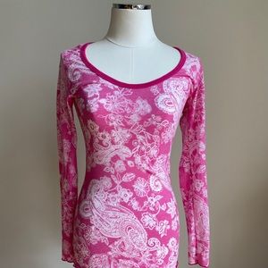 Long sleeve scoop neck tissue tee